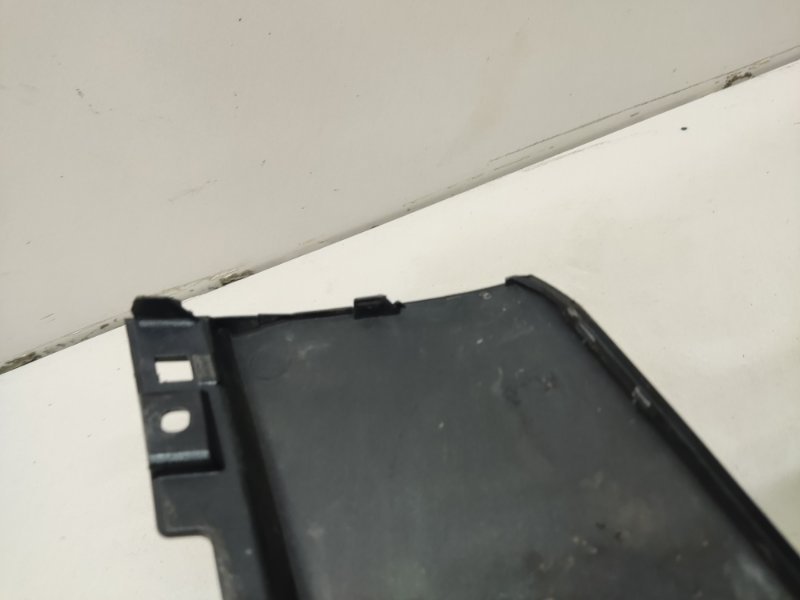 Накладка на решетку радиатора передняя GV80