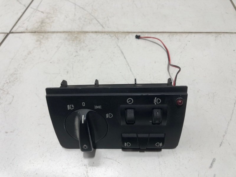 Запчасть переключатель света фар BMW X5 1999 E53 61316909776 Б/У Переключатель света фар BMW X5 1999 E53 61316909776 Б/У