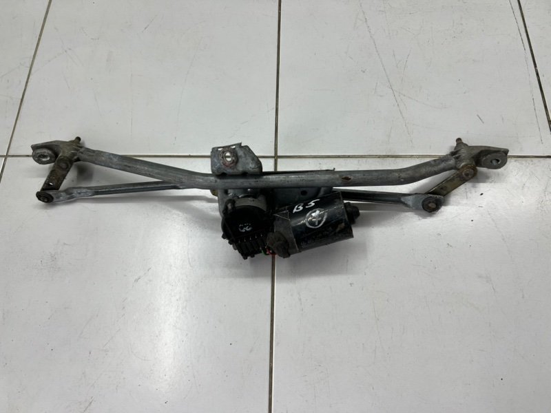 Трапеция стеклоочистителей A4 B5 1996 седан AEB Трапеция стеклоочистителей A4 B5 1996 седан AEB