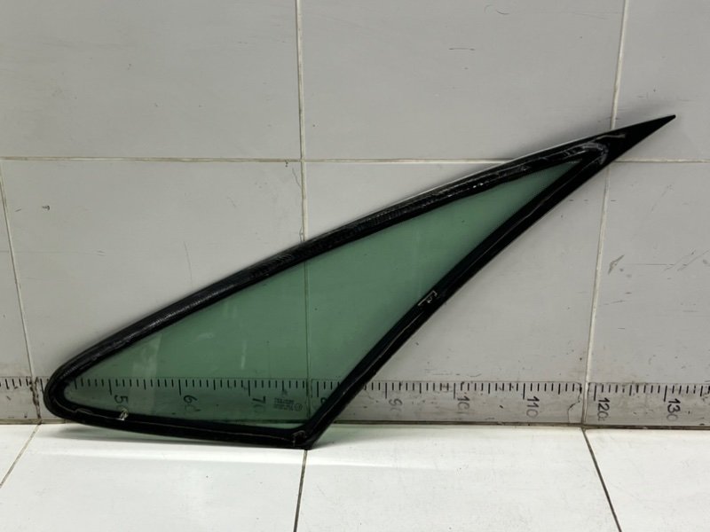 Стекло кузовное глухое переднее правое Citroen Xsara Picasso RHY (DW10TD) 2.0 Дизель Стекло кузовное глухое переднее правое Citroen Xsara Picasso RHY (DW10TD) 2.0 Дизель