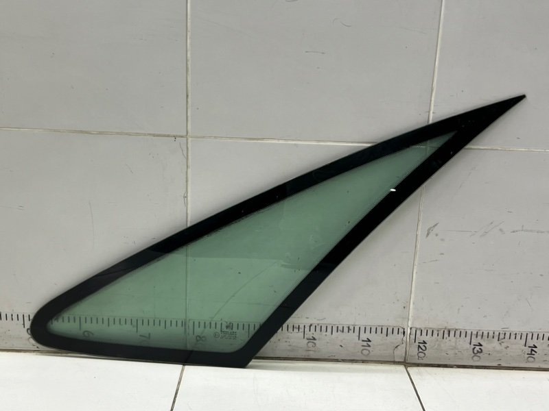 Стекло кузовное глухое переднее левое Citroen Xsara Picasso 2002 RHY (DW10TD) 2.0 Дизель 8116N6 Б/У