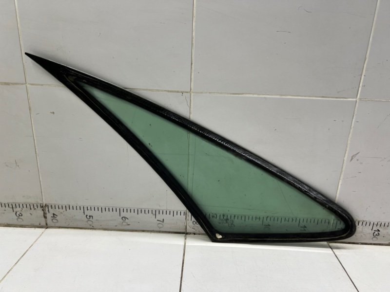 Стекло кузовное глухое переднее левое Citroen Xsara Picasso RHY (DW10TD) 2.0 Дизель