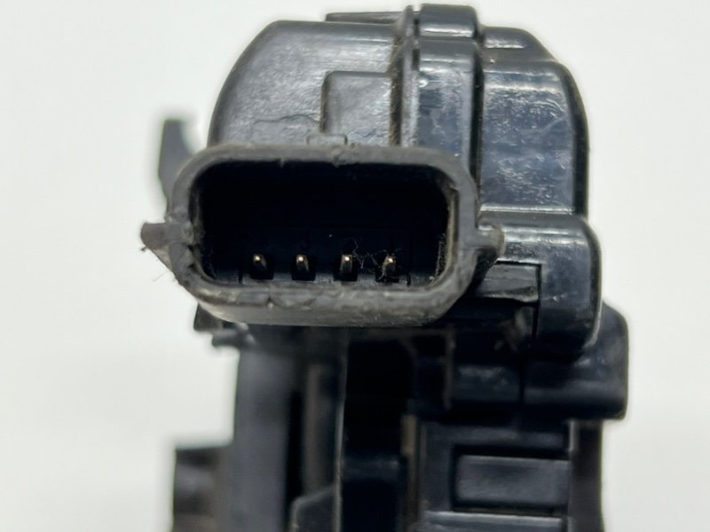 Замок багажника Веста