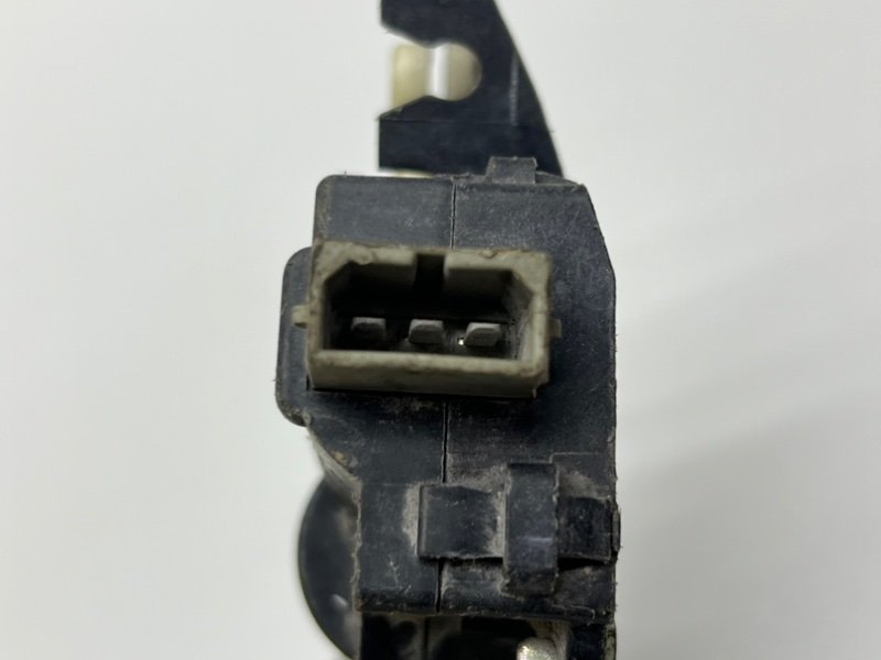 Замок багажника Passat B6