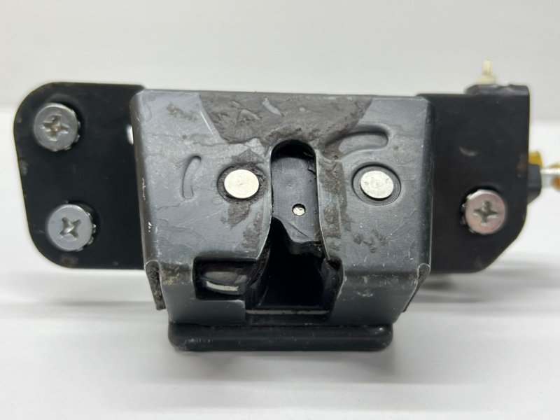 Замок двери багажника Lacetti 2008 J200 Хэтчбек