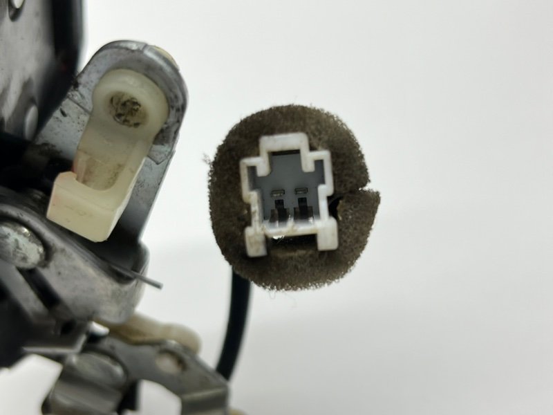 Замок двери багажника Lacetti 2008 J200 Хэтчбек