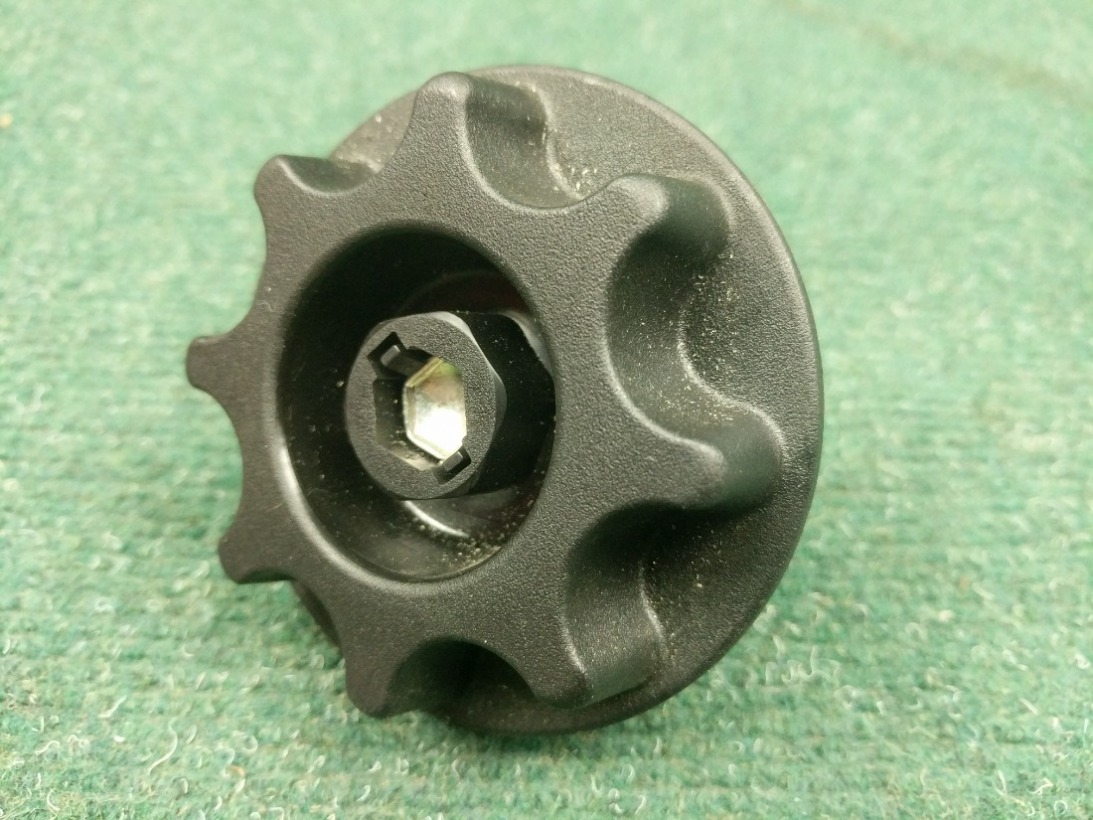 Держатель запаски Toyota Prius ZVW30 2ZRFXE 2011 (б/у)