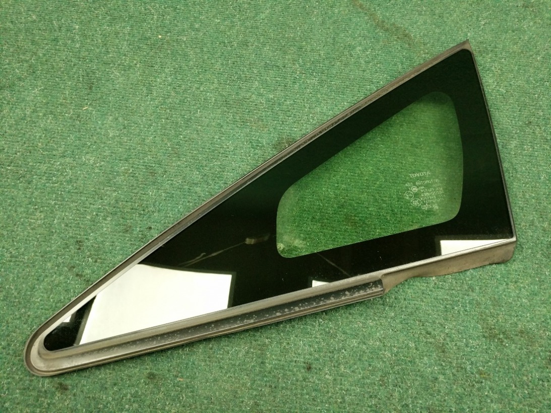 Стекло Toyota Prius ZVW30 2ZRFXE 2011 переднее левое (б/у)