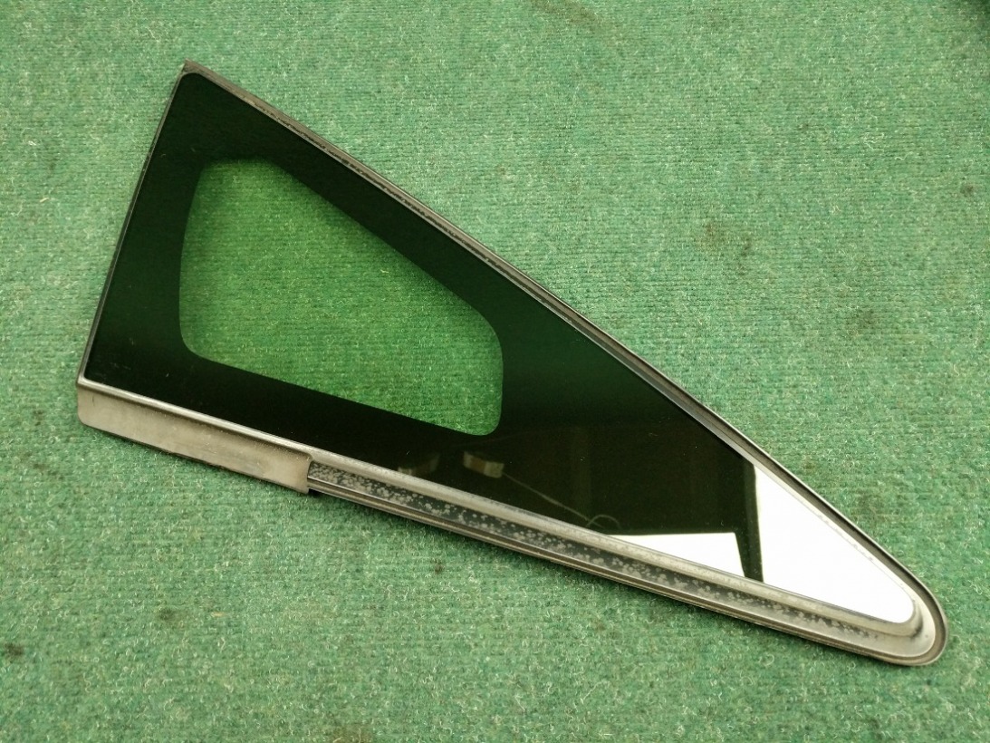 Стекло Toyota Prius ZVW30 2ZRFXE 2011 переднее правое (б/у)