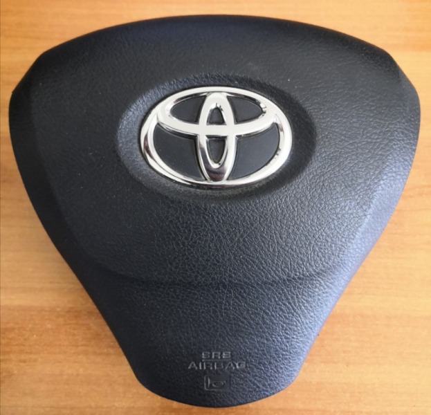 Airbag водительский Toyota Voxy ZRR70 3ZR-FE (б/у)
