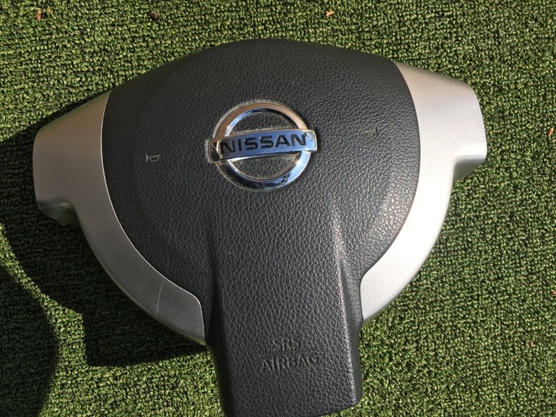 Airbag водительский Nissan X-Trail DNT31 QR25DE (б/у)