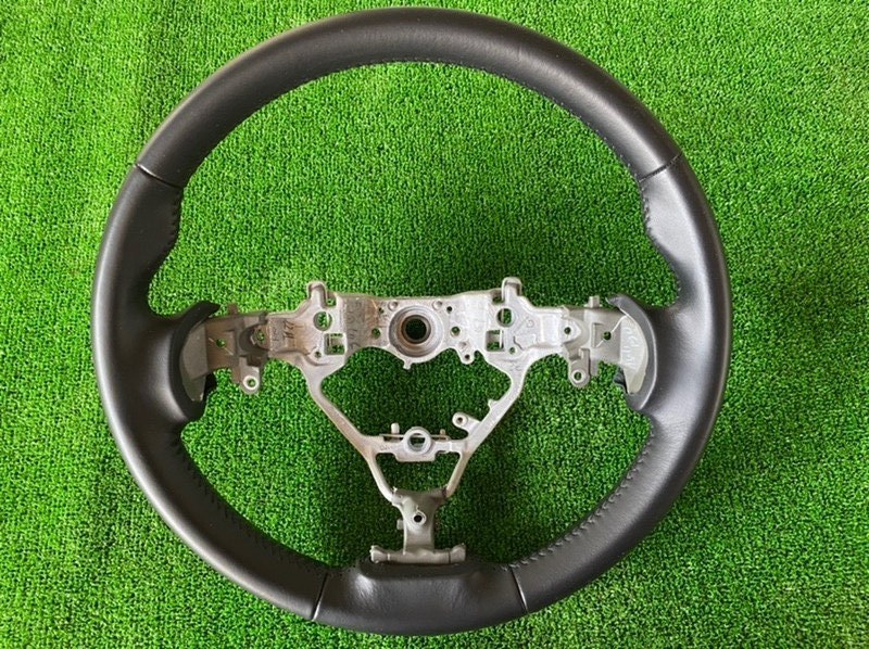 Руль Toyota Harrier ZSU60 (б/у) Руль Toyota Harrier ZSU60 (б/у)