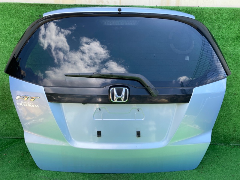 Дверь 5-я Honda Fit GE6 (б/у) Дверь 5-я Honda Fit GE6 (б/у)