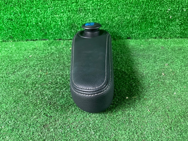 Подлокотник передний левый HONDA STEPWGN RP1 L15B