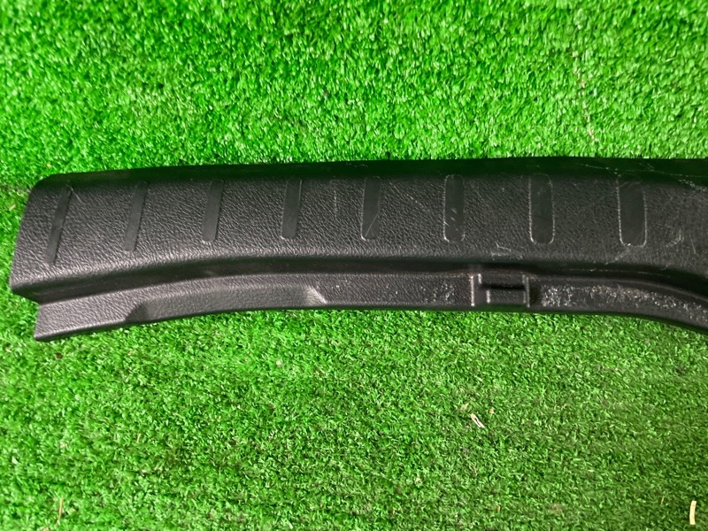 Накладка замка багажника ESQUIRE ZRR80 3ZRFAE