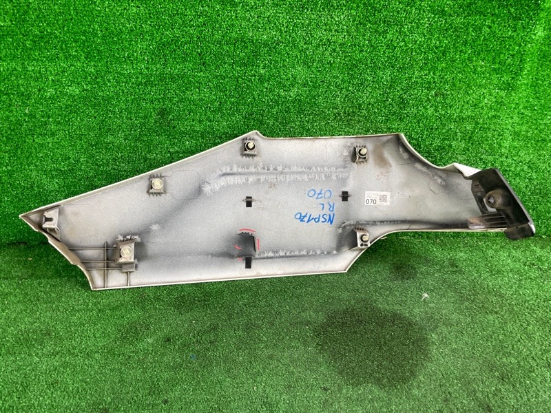 Накладка на крыло задняя правая SIENTA NCP175G 1NZFE Накладка на крыло задняя правая SIENTA NCP175G 1NZFE