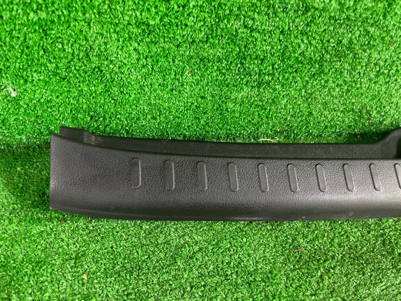 Накладка замка багажника SERENA C27 MR20DD