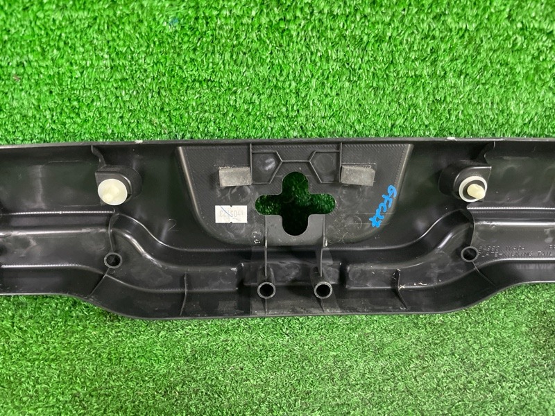 Накладка замка багажника SERENA C27 MR20DD