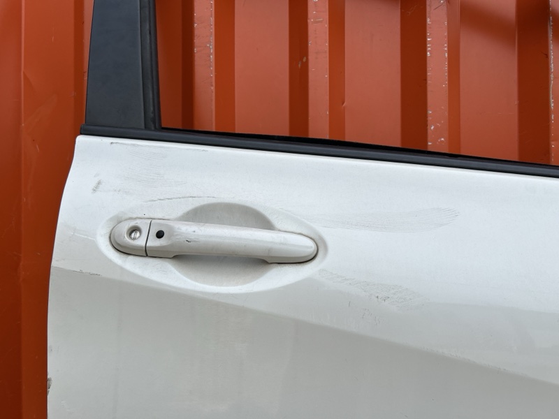 Дверь правая передняя для NISSAN NOTE E12 4 ракурс Дверь правая передняя для NISSAN NOTE E12 4 ракурс