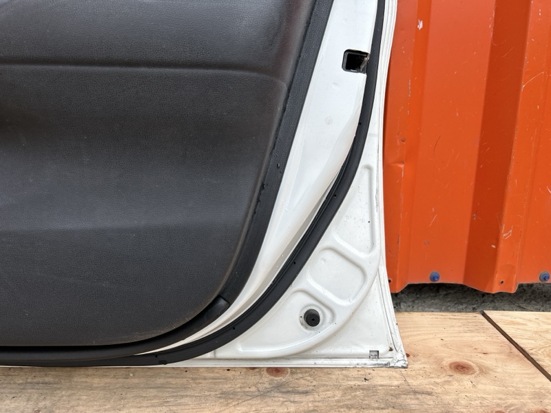 Дверь правая передняя для NISSAN NOTE E12 9 ракурс Дверь правая передняя для NISSAN NOTE E12 9 ракурс