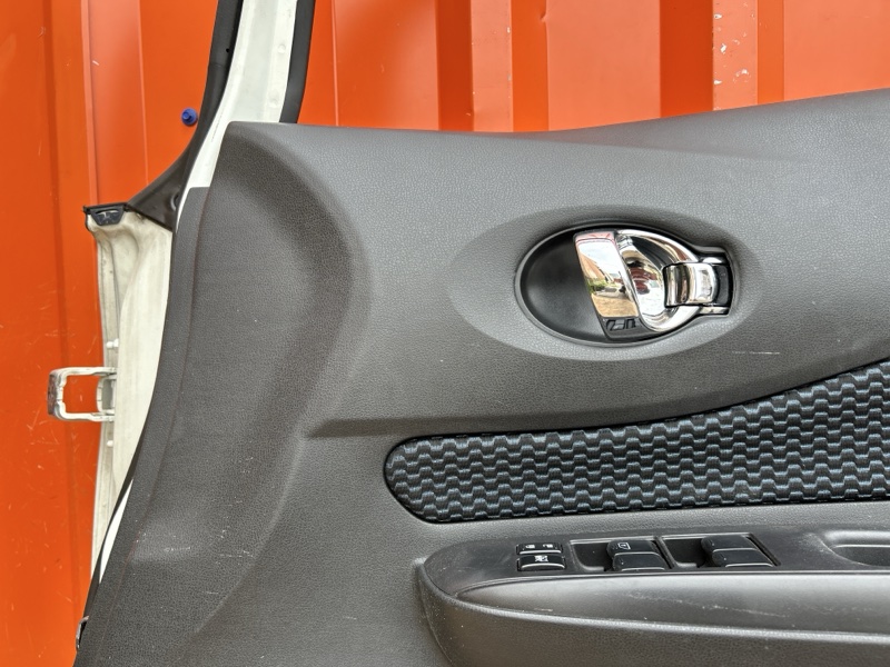 Дверь правая передняя для NISSAN NOTE E12 10 ракурс Дверь правая передняя для NISSAN NOTE E12 10 ракурс