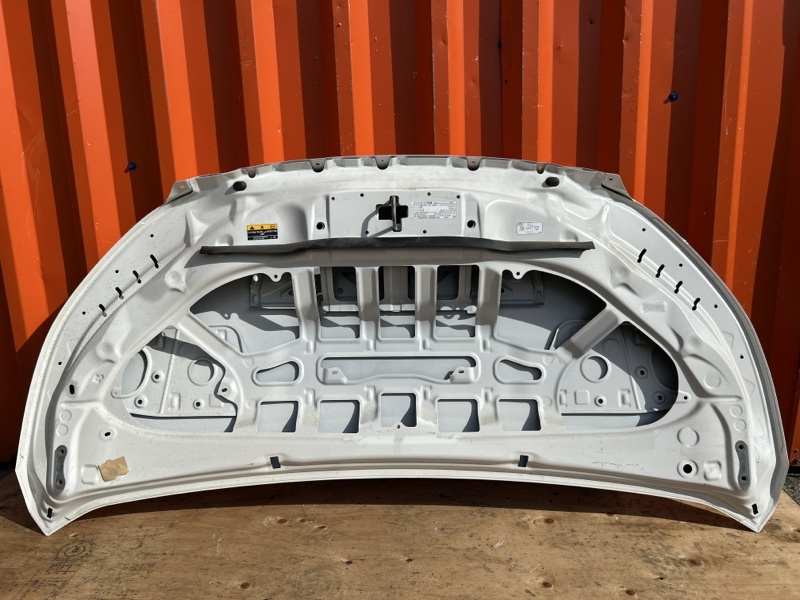 Капот для TOYOTA VOXY ZWR90W 8 ракурс Капот для TOYOTA VOXY ZWR90W 8 ракурс