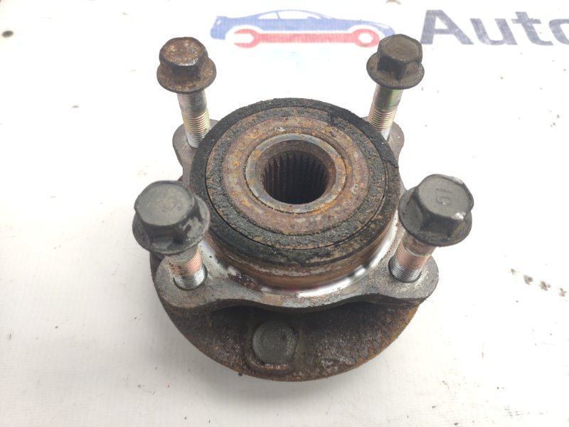 Ступица передняя MITSUBISHI DIAMANTE F34A 6A13 MB914617 контрактная