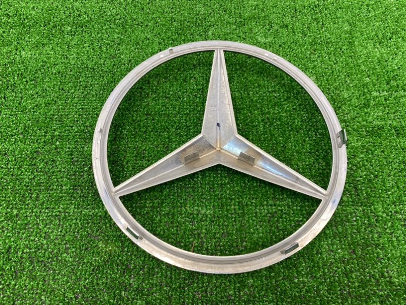 Эмблема передняя GLC 2020 C253 M264