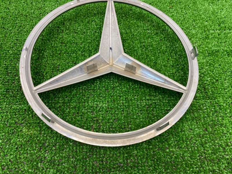 Эмблема передняя GLC 2020 C253 M264