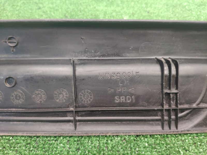 Накладка порога салонная левая ECLIPSE 1999-2005 D53A 4G64