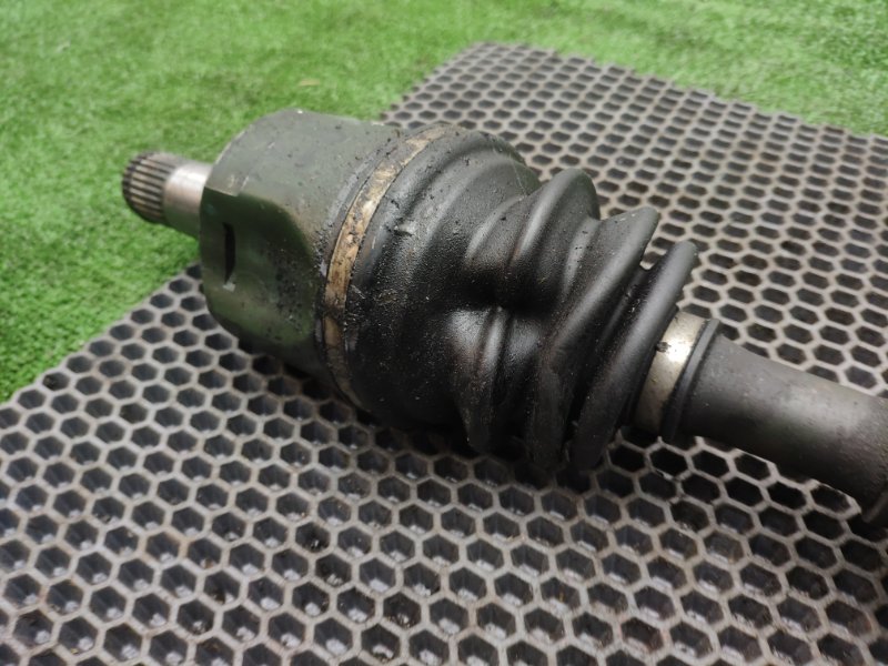 Привод передний левый MITSUBISHI CHARIOT GRANDIS N84W 4G64