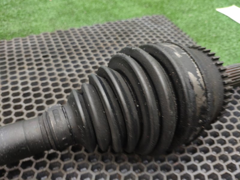 Привод передний левый CHARIOT GRANDIS N84W 4G64