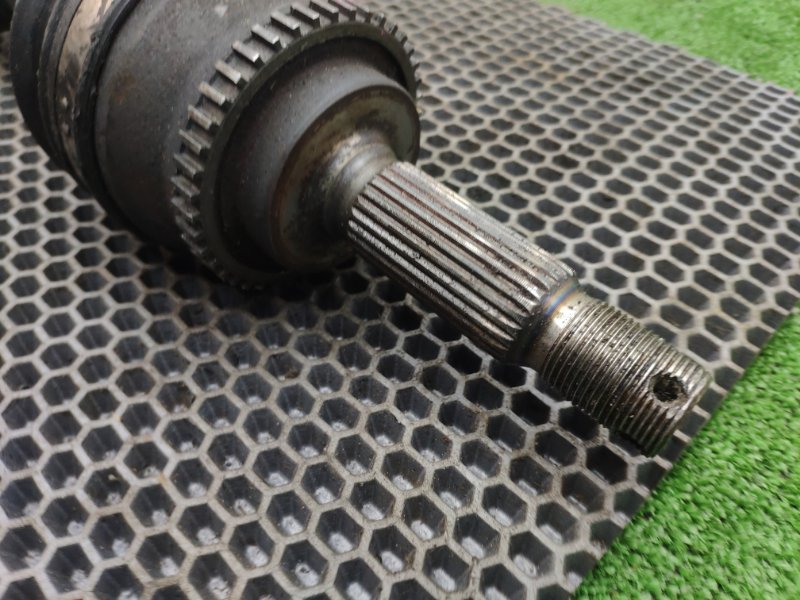 Привод передний левый CHARIOT GRANDIS N84W 4G64