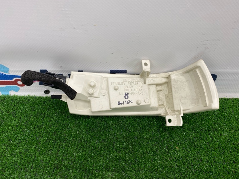Повторитель в зеркало правый CIVIC 2008 FD1 R18A