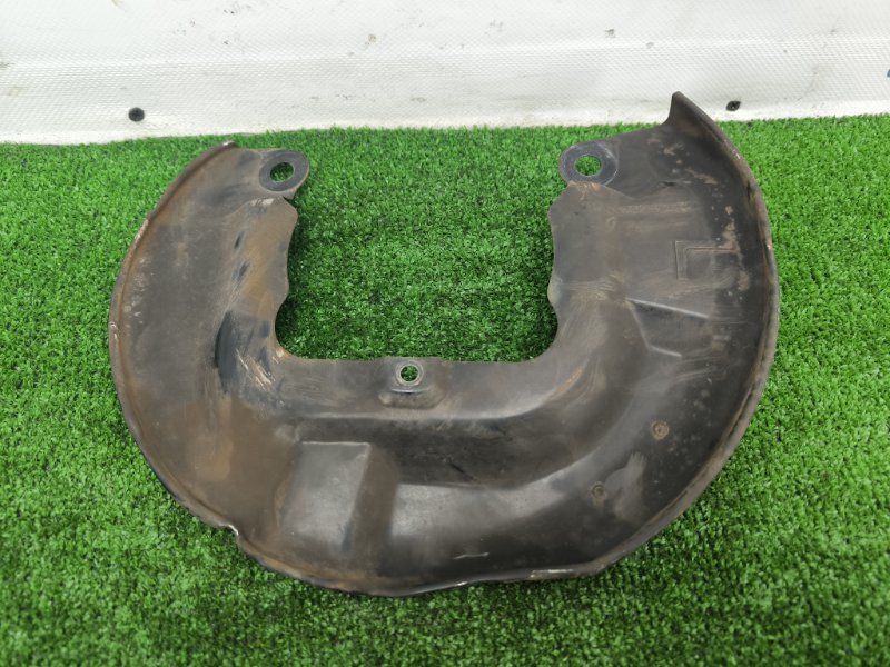 Пыльник тормозного диска передний левый MITSUBISHI DIAMANTE F31A MB950843 контрактная