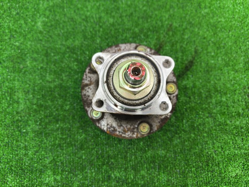 Ступица задняя MITSUBISHI DIAMANTE F31A 6A13