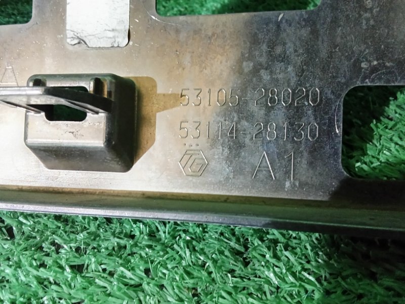 Решетка радиатора ESQUIRE ZRR80