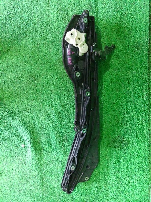 Доводчик двери левый ESQUIRE ZRR80 3ZR-FAE