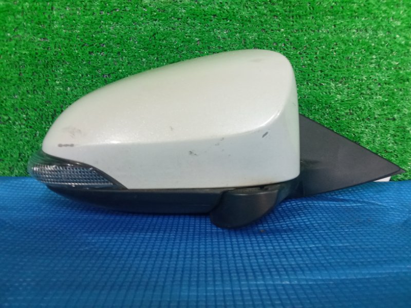 Зеркало правое TOYOTA CAMRY AVV50 Б/У