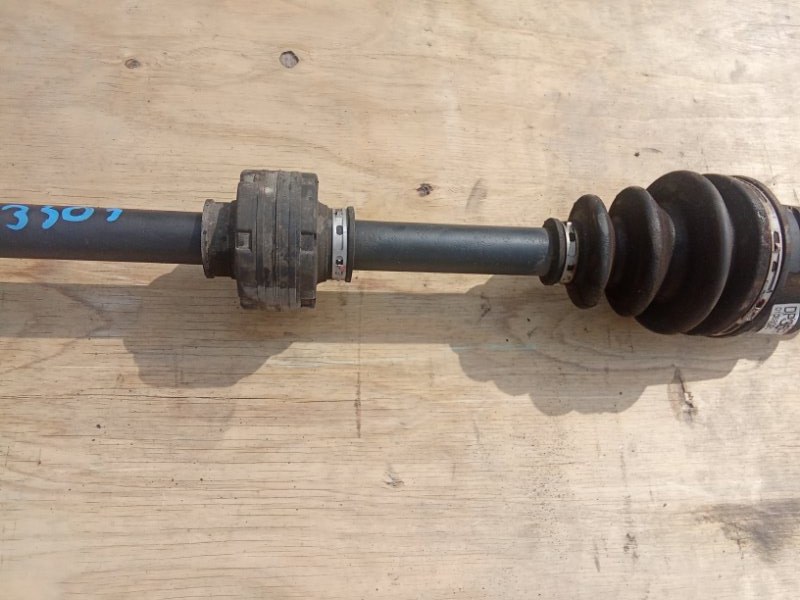 Привод передний правый TOYOTA AQUA NHP10 1NZ-FXE Привод передний правый TOYOTA AQUA NHP10 1NZ-FXE