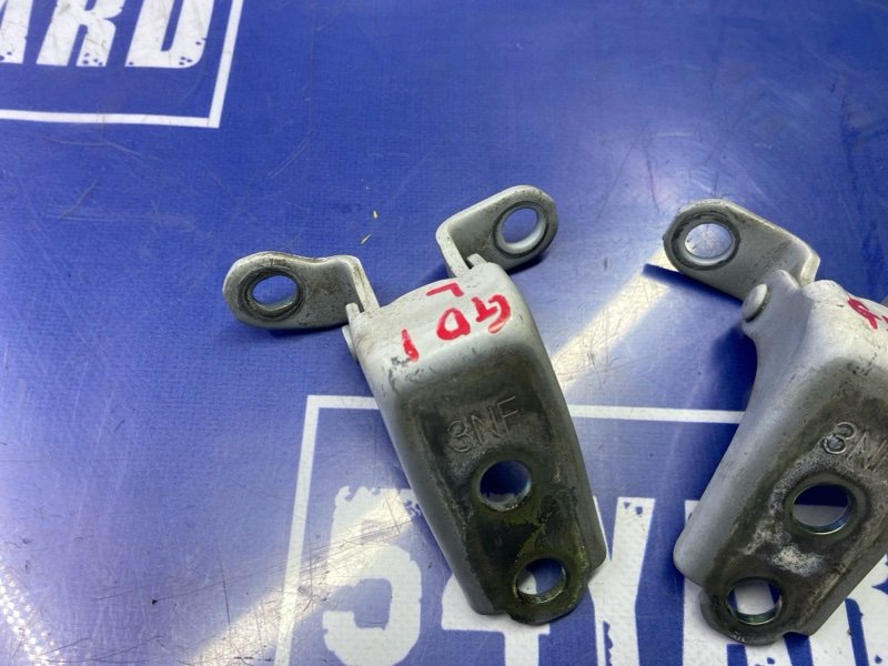 Петля двери передняя левая Fit 2003 GD1 L13A
