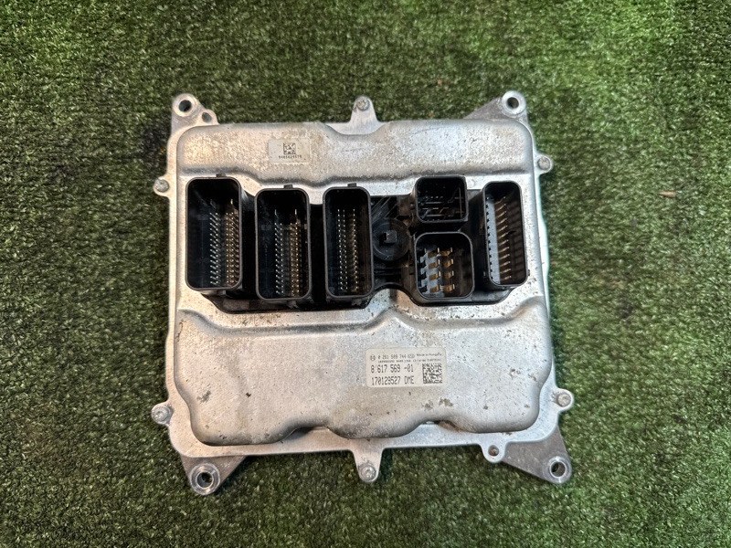 Блок управления двигателем BMW X1 Z4 E84 E89 N20 12148617569 контрактная