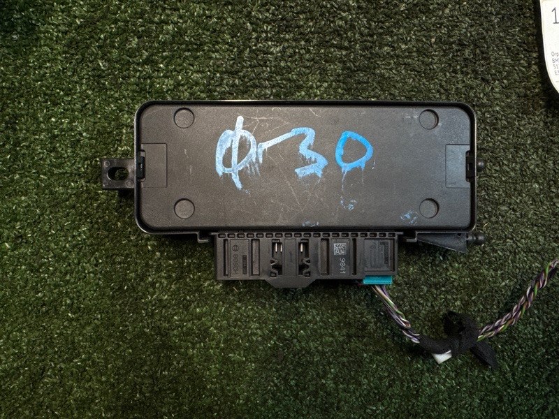 Блок управления SRS 335xd 2016 F30 N57D30B Блок управления SRS 335xd 2016 F30 N57D30B