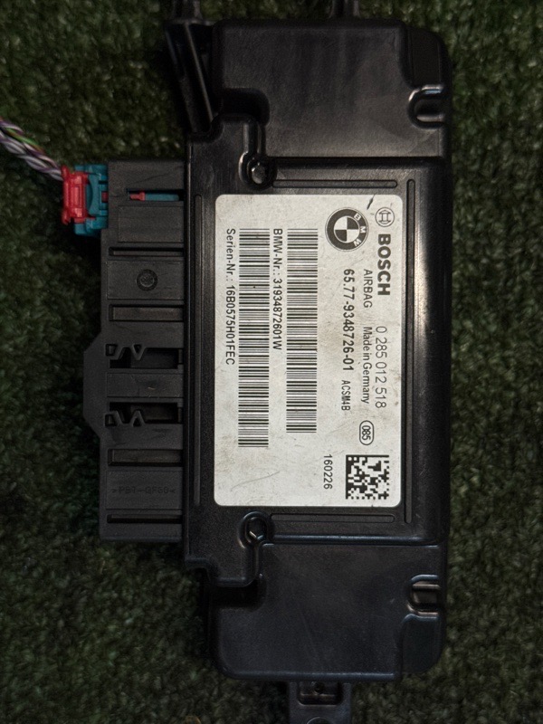 Блок управления SRS BMW 335xd F30 N57D30B Блок управления SRS BMW 335xd F30 N57D30B