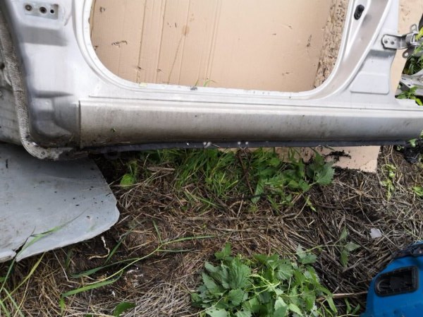 Порог TOYOTA KLUGER ACU20W 2000 левый (б/у)