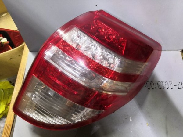 Фонарь задний TOYOTA RAV4 XA30 2005 задний правый (б/у)