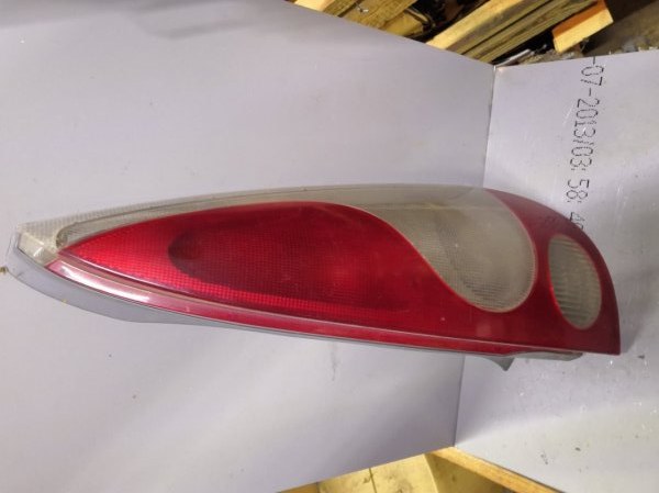 Фонарь задний TOYOTA FUNCARGO NCP21 1999 задний правый (б/у)