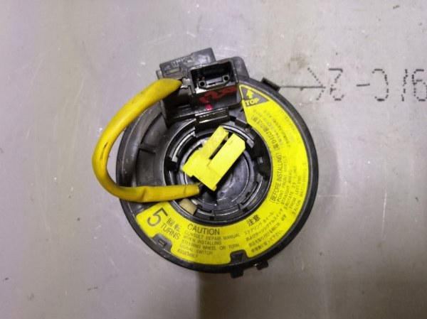 Шлейф-лента TOYOTA COROLLA NZE 121 2000 (б/у)