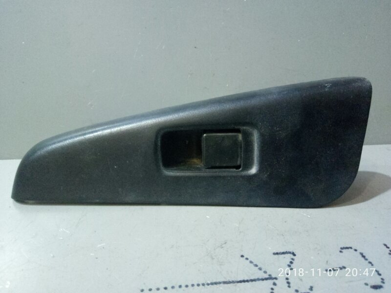 Кнопка стеклоподъемника Nissan Bluebird EU14 1996 передняя левая (б/у)
