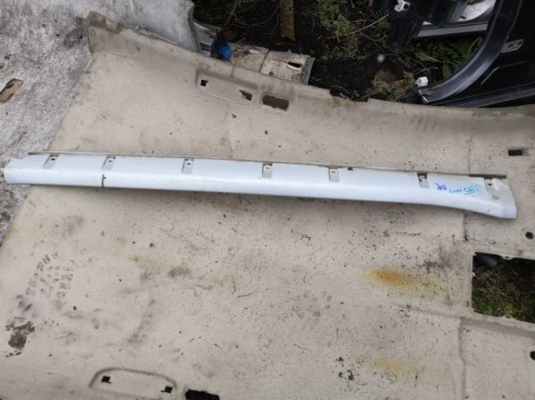 Накладка на порог TOYOTA LAND CRUISER PRADO VZJ 95 1996 правая (б/у)